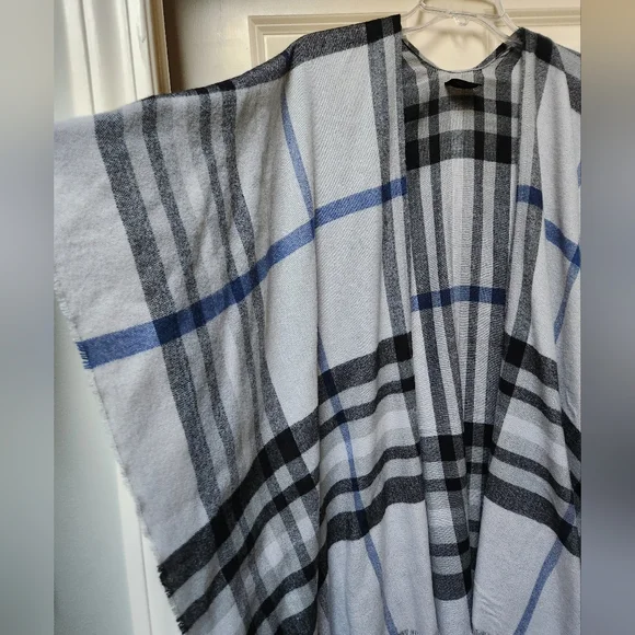 Lord & Taylor Plaid Ruana/ Poncho with Fringe - Picture 3 of 6